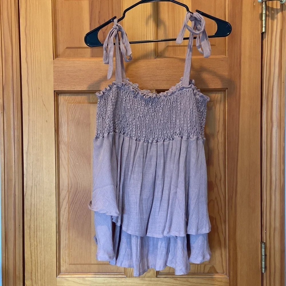 Knot Shoulder Layered Hem Shirred Cami Top - Picture 3 of 6